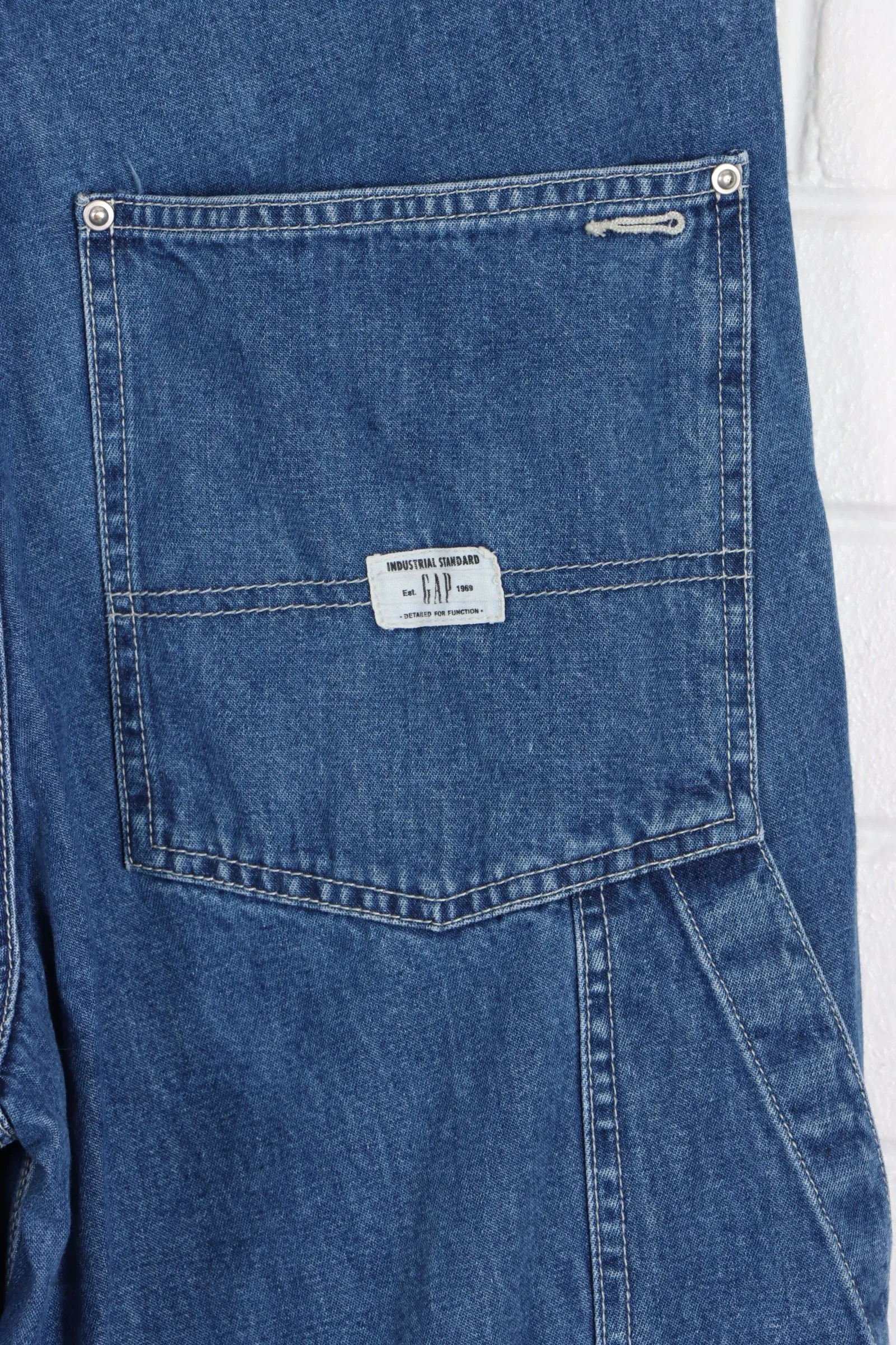 GAP Medium Wash Carpenter Blue Jeans (32 x 32)