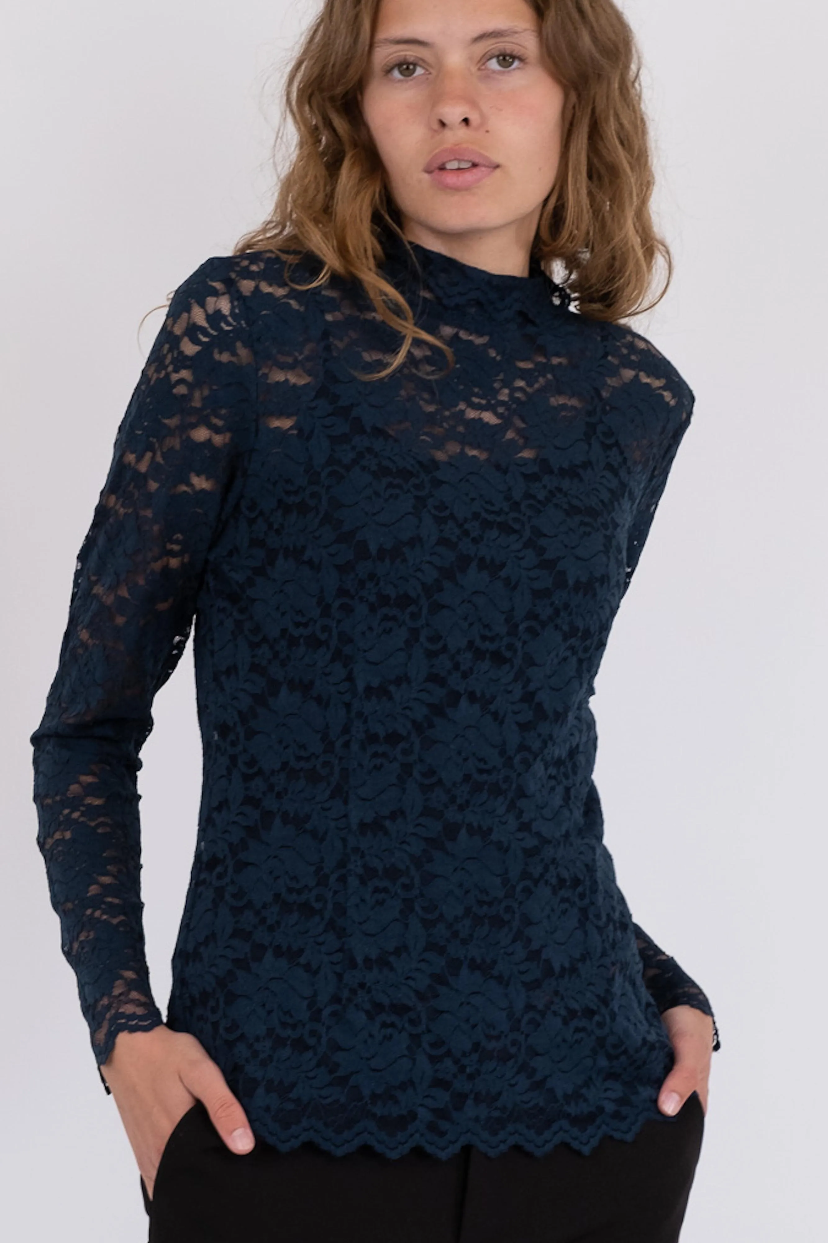 Neo Noir - Liza Laceflower Blouse - Navy