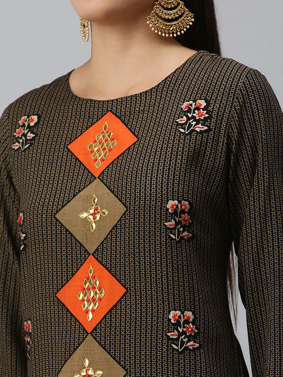 Women's BlackBeige Floral Khatwa Straight Kurta